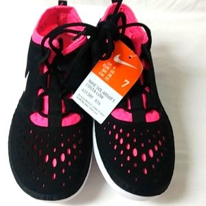 Nike NWT Size 7 black/white-pinkflash